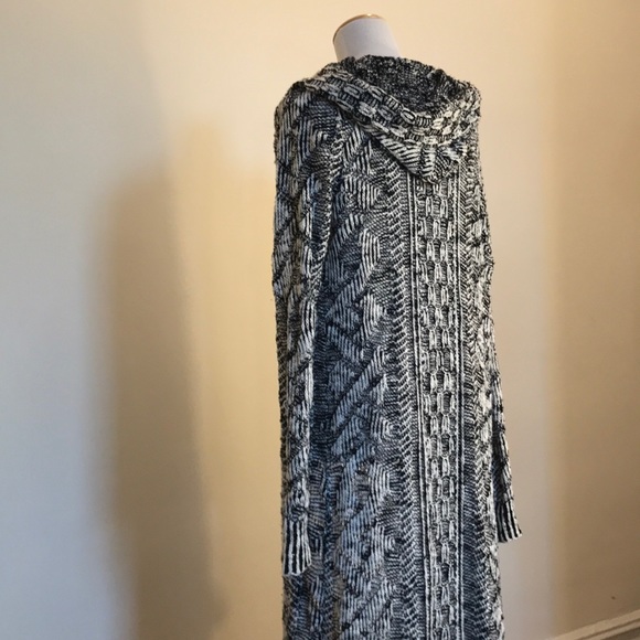 Kendall & Kylie Sweaters - ✨HP✨ Kendall & Kylie Sweater Hoodie Longline XS/S